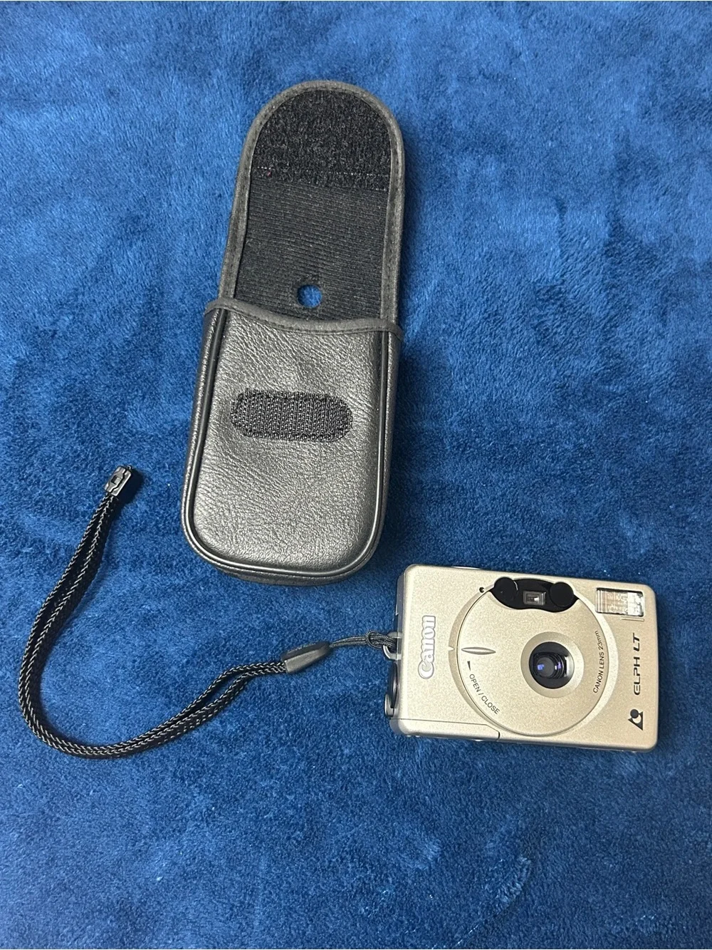 Canon Silver Compact ELPH LT (IXUS M-1) Camera with Manual & Case